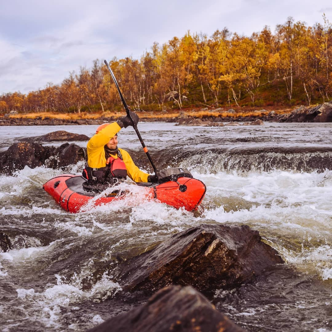 Remo de kayak de dos piezas Aqua-Bound Manta Ray Carbon Posi-Lok 